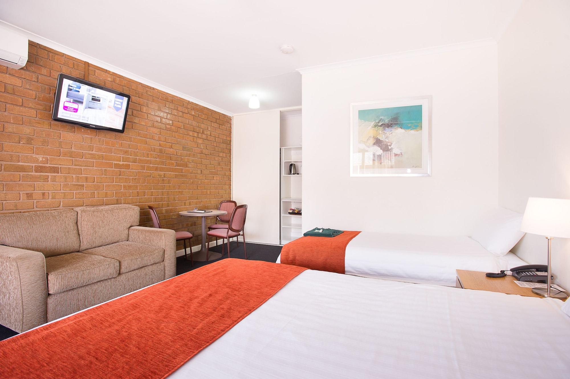 Standpipe Golf Motor Motel 3*